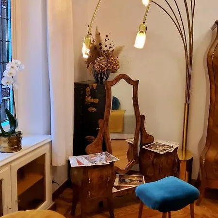 La Casa Degli Specchi * Turín