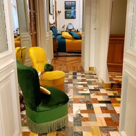 La Casa Degli Specchi *