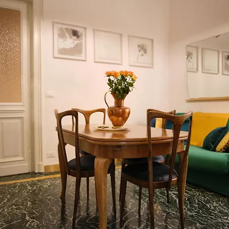 La Casa Degli Specchi *