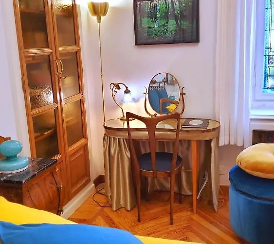 La Casa Degli Specchi * Turín