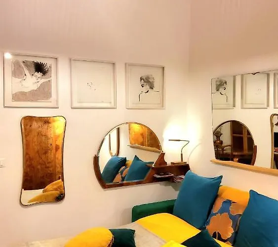 La Casa Degli Specchi * Turín