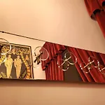 La Casa Degli Specchi *