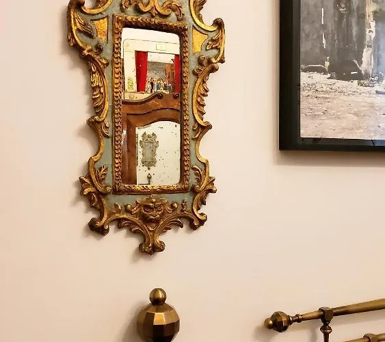 La Casa Degli Specchi *
