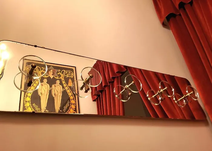 La Casa Degli Specchi *