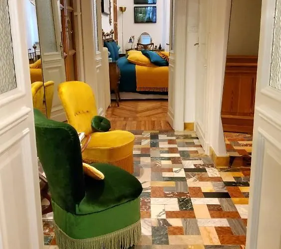 La Casa Degli Specchi *
