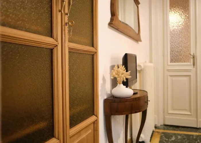 La Casa Degli Specchi