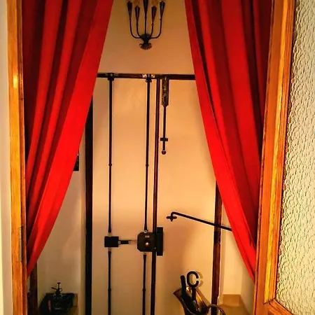 La Casa Degli Specchi * Turín