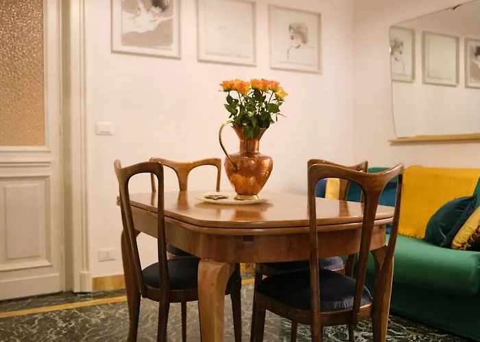 La Casa Degli Specchi *